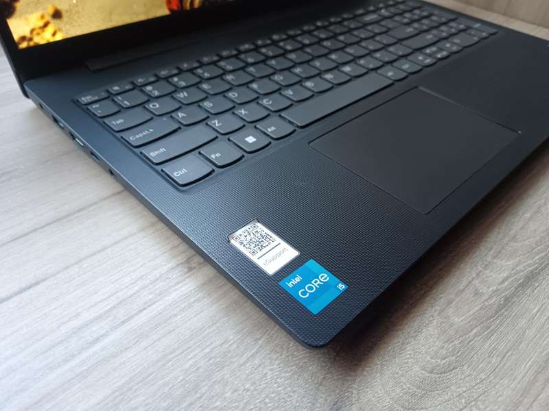 Lenovo V15 G3 Intel Core i5 12th Gen + Free Laptop Bag