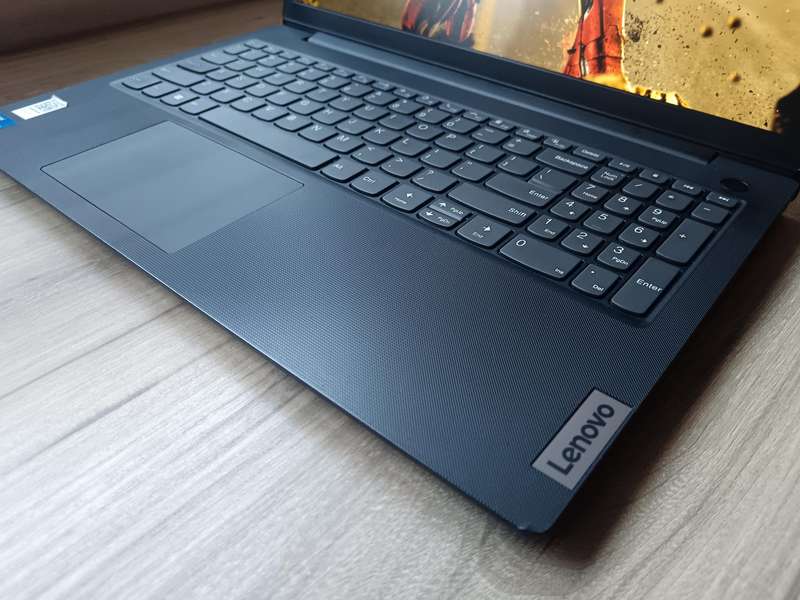 Lenovo V15 G3 Intel Core i5 12th Gen + Free Laptop Bag