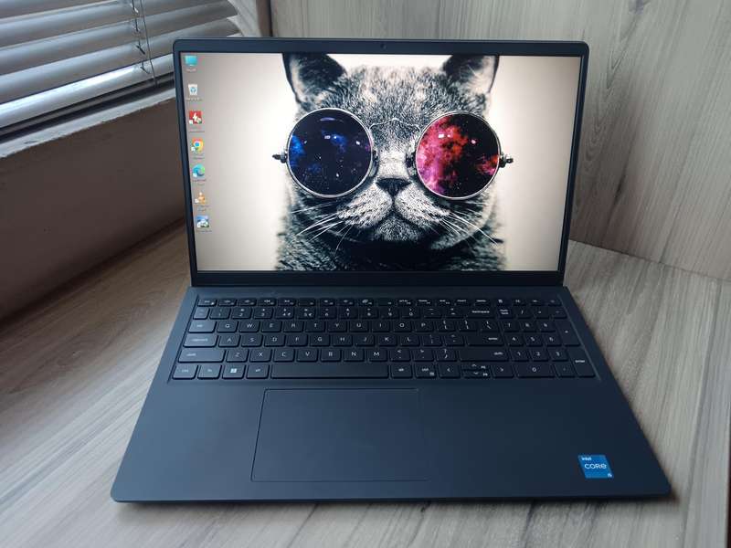 Dell Vostro 3520 Intel Core I5 12th Gen + Free Laptop Bag
