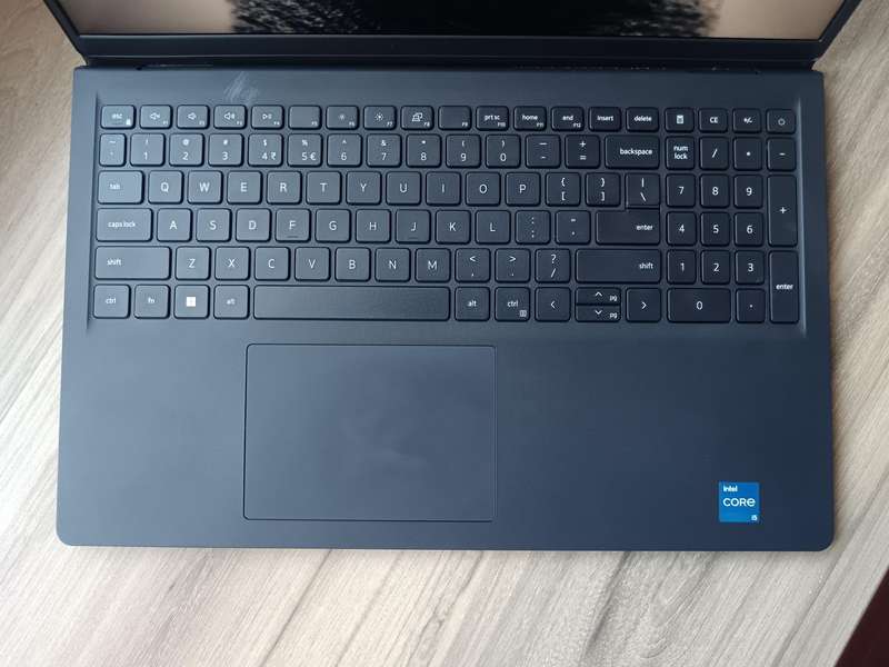 Dell Vostro 3520 Intel Core I5 12th Gen + Free Laptop Bag
