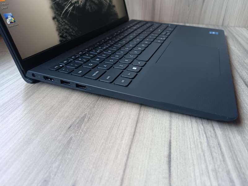 Dell Vostro 3520 Intel Core I5 12th Gen + Free Laptop Bag