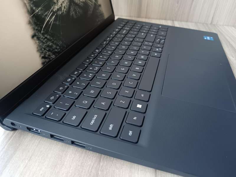 Dell Vostro 3520 Intel Core I5 12th Gen + Free Laptop Bag