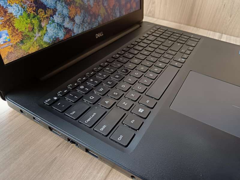 Dell Latitude 3590 Intel Core i3 + Free Laptop Bag