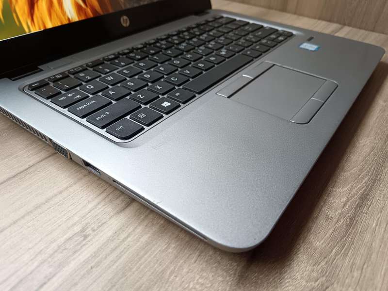 HP EliteBook 820 G3 Touchscreen Intel i5 + Free Laptop Bag
