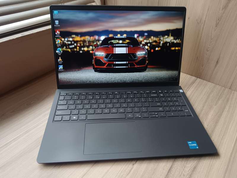 Dell Vostro 3520 Intel Core I5 11th Gen + Free Laptop Bag