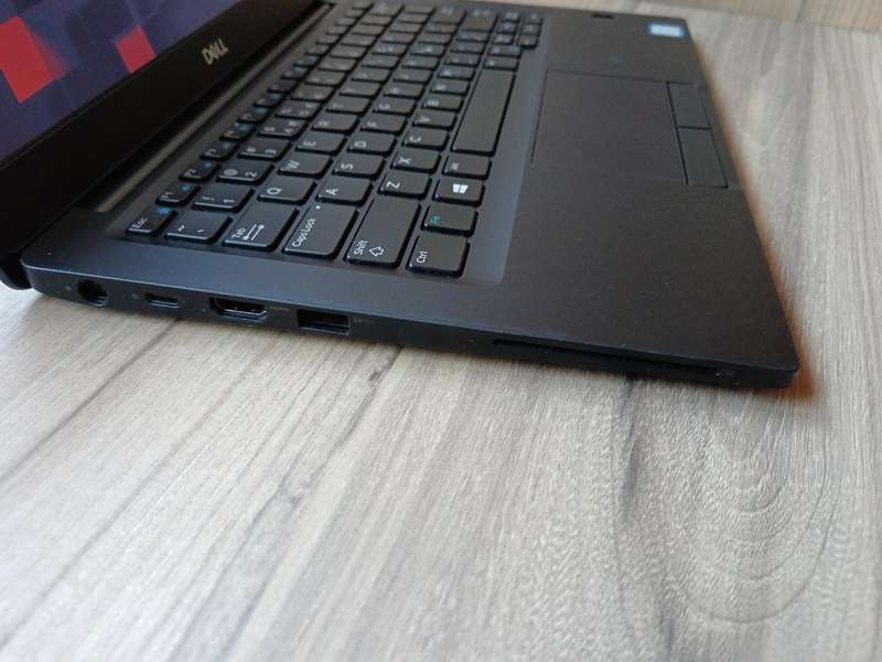 Dell Latitude 7290 Intel Core i7 + Free Laptop Bag