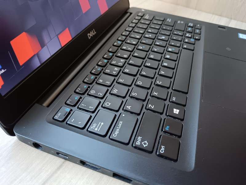 Dell Latitude 7290 Intel Core i7 + Free Laptop Bag