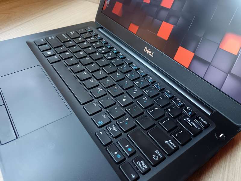 Dell Latitude 7290 Intel Core i7 + Free Laptop Bag