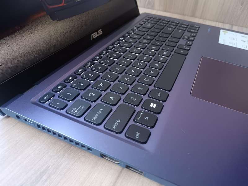 Asus Vivobook X515EA Intel Core I7 11th Gen + Free Laptop Bag