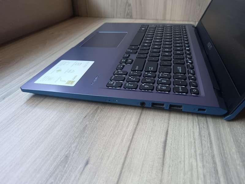 Asus Vivobook X515EA Intel Core I7 11th Gen + Free Laptop Bag