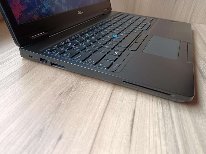 Dell Latitude 5591 Intel Core i7 + Free Laptop Bag