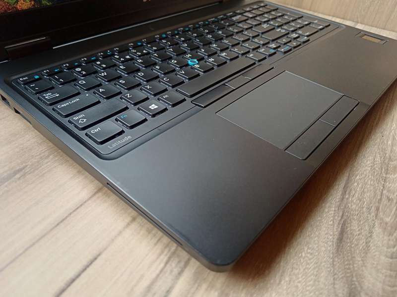 Dell Latitude 5591 Intel Core i7 + Free Laptop Bag