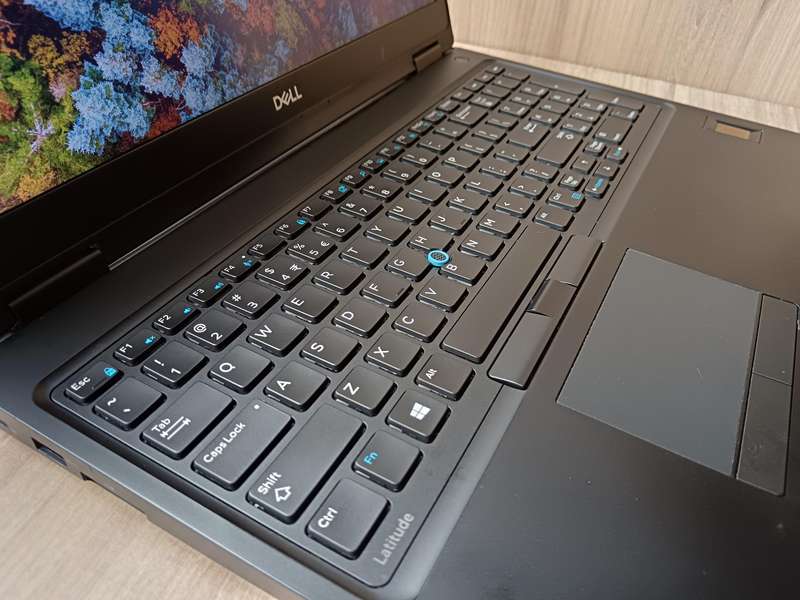 Dell Latitude 5591 Intel Core i7 + Free Laptop Bag