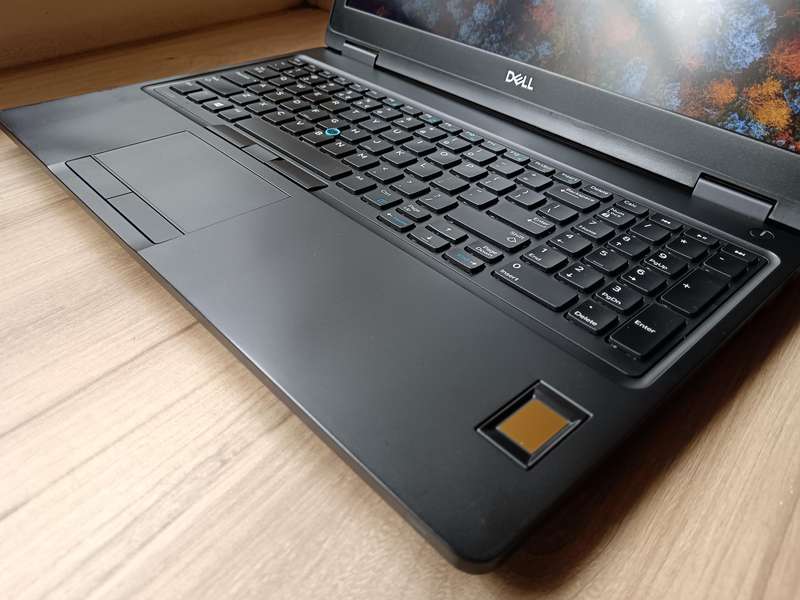Dell Latitude 5591 Intel Core i7 + Free Laptop Bag