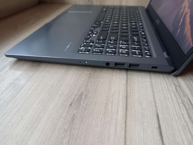 Asus Vivobook X515EA Intel Core I5 11th Gen + Free Laptop Bag