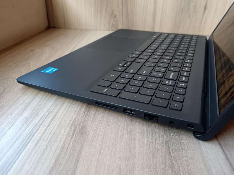 Dell Vostro 3520 Intel Core I3 12th Gen + Free Laptop Bag