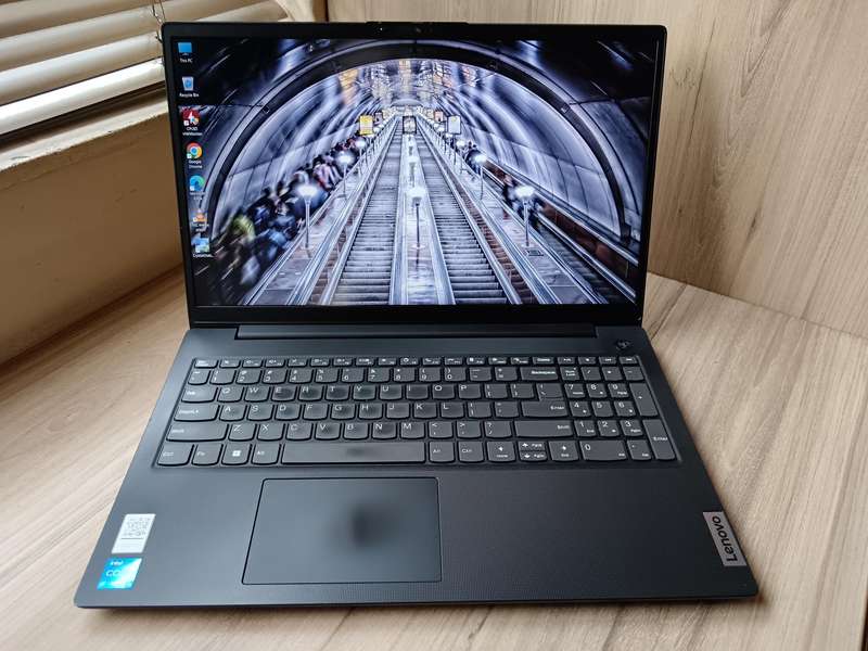 Lenovo V15 G3 Intel Core i5 12th Gen + Free Laptop Bag