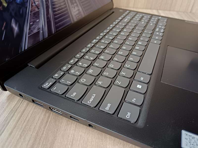 Lenovo V15 G3 Intel Core i5 12th Gen + Free Laptop Bag