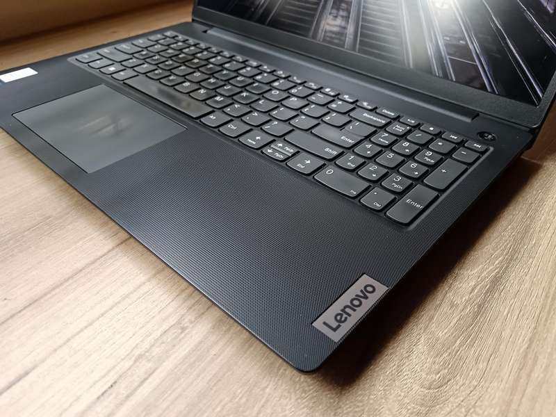 Lenovo V15 G3 Intel Core i5 12th Gen + Free Laptop Bag