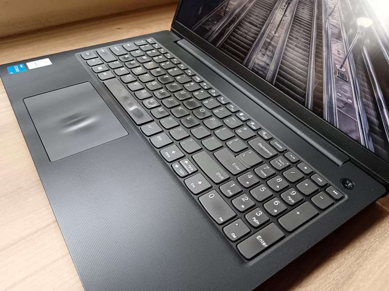 Lenovo V15 G3 Intel Core i5 12th Gen + Free Laptop Bag