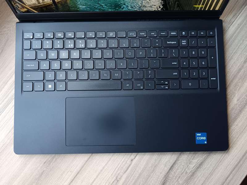 Dell Vostro 3520 Intel Core i5 11th Gen + Free Laptop Bag