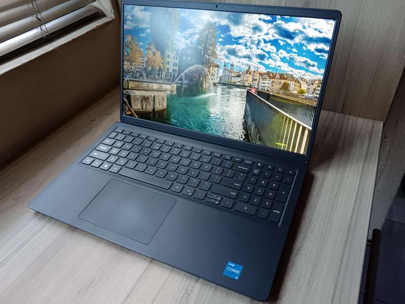 Dell Vostro 3520 Intel Core i5 11th Gen + Free Laptop Bag