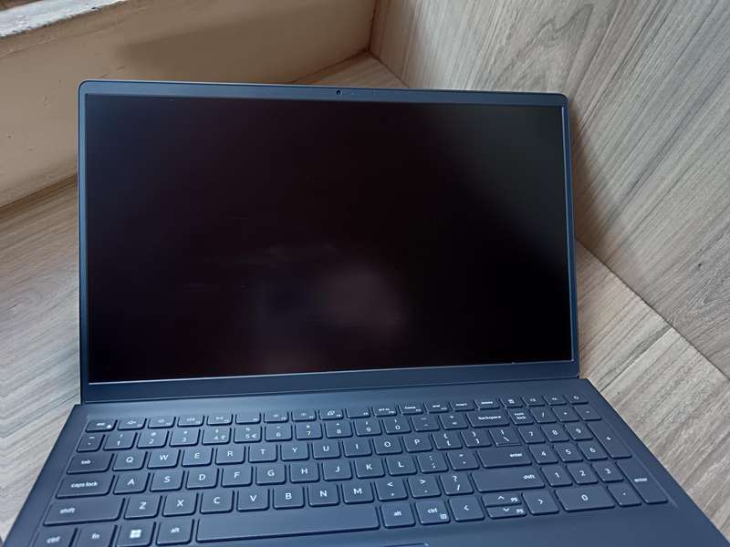 Dell Vostro 3520 Intel Core i5 11th Gen + Free Laptop Bag