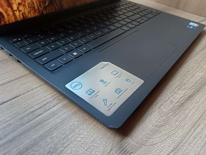 Dell Inspiron 15 3520 12th Gen Intel Core i7 + Free Laptop Bag