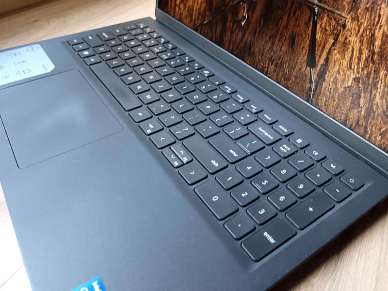 Dell Inspiron 15 3520 12th Gen Intel Core i7 + Free Laptop Bag