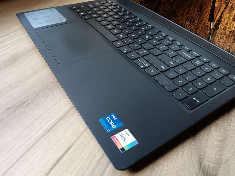 Dell Inspiron 15 3520 12th Gen Intel Core i7 + Free Laptop Bag