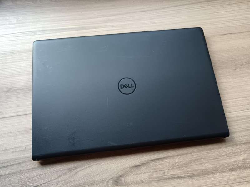 Dell Inspiron 15 3520 12th Gen Intel Core i7 + Free Laptop Bag