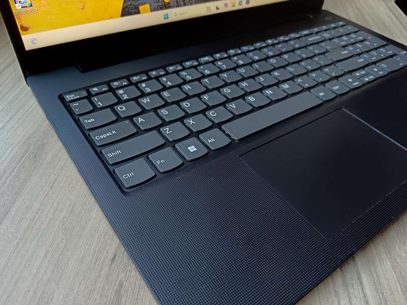 Lenovo V15 G4 AMD Ryzen 3 7320U + Free Laptop Bag
