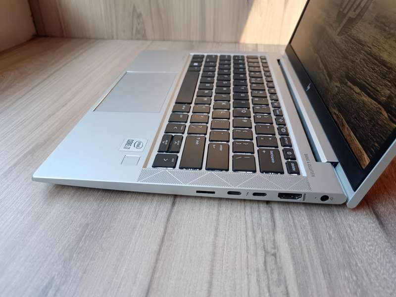 Hp EliteBook 830 G7 Intel Core i7 + Free Laptop Bag