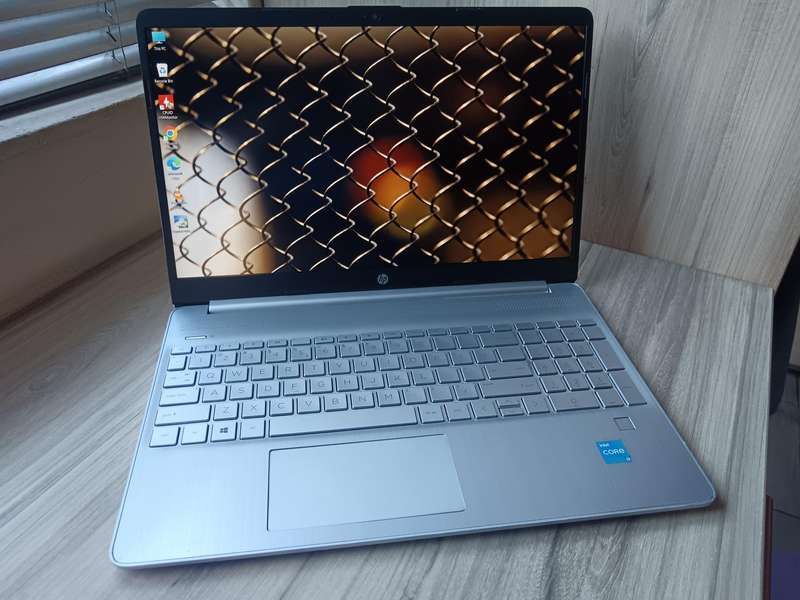 Hp Laptop 15s-fq2xxx Intel Core I3 11th Gen + Free Laptop Bag
