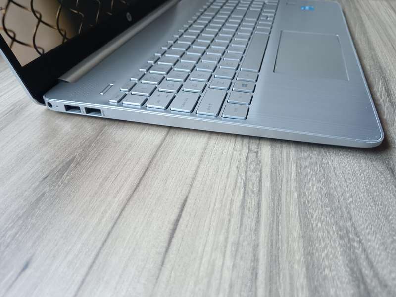 Hp Laptop 15s-fq2xxx Intel Core I3 11th Gen + Free Laptop Bag