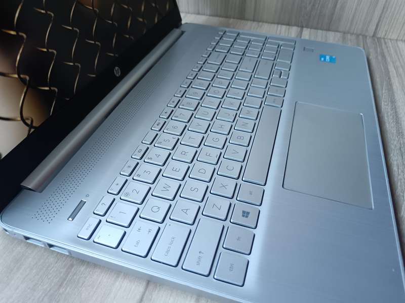 Hp Laptop 15s-fq2xxx Intel Core I3 11th Gen + Free Laptop Bag