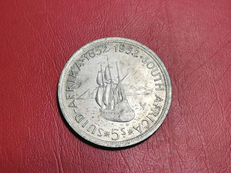 4 X SA UNION 50% SILVER CROWNS / 5 SHILLINGS. BID PER CROWN TO TAKE ALL.