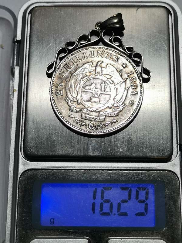 PENDANT OF ZAR 1894 HALF CROWN IN 925 SILVER SETTING. 16.29 GRAMS.