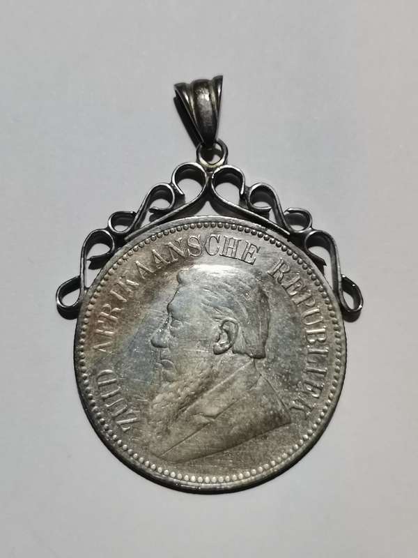 PENDANT OF ZAR 1894 HALF CROWN IN 925 SILVER SETTING. 16.29 GRAMS.
