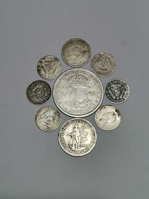 COLLECTION OF SA UNION 80% SILVER COINS. WEIGHT: 29.70 GRAMS.