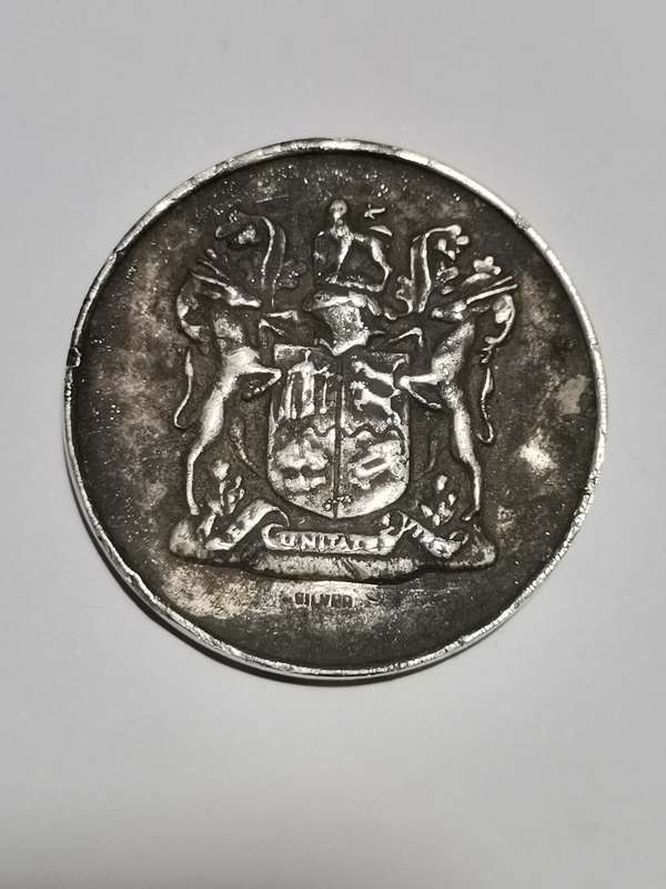 STERLING SILVER SADF DE WET MEDAL. STAMPED. WEIGHT: 27.94 GRAMS. SELLING AS SCRAP SILVER.