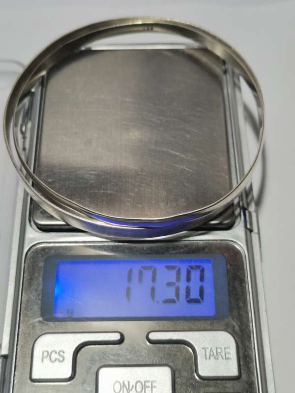 2 X .925 SIVER BANGLES. STAMPED. TOTAL WEIGHT: 17.30 GRAMS. ONE BID TAKES BOTH.