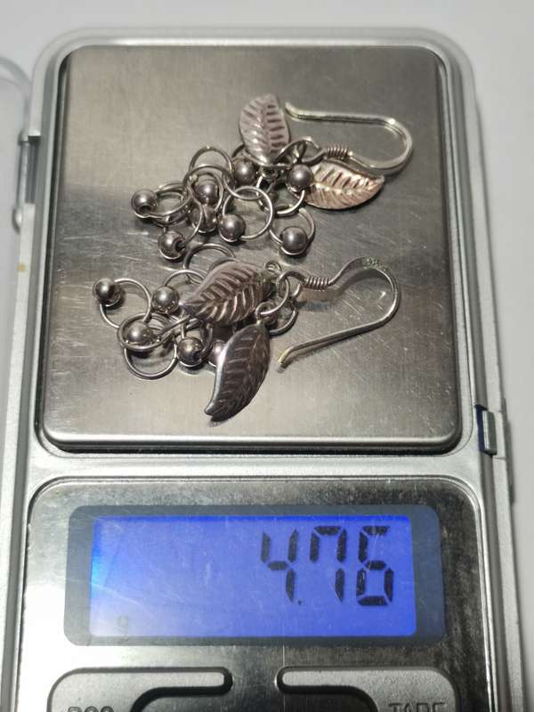 A PAIR OF DANGLING 925 SIVER EARRINGS. STAMPED. TOTAL WEIGHT: 4.76 GRAMS.