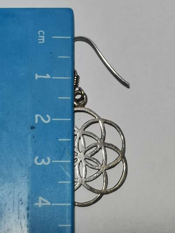 A PAIR OF GEOMETRIC 925 SIVER EARRINGS. STAMPED. TOTAL WEIGHT: 4.48 GRAMS.