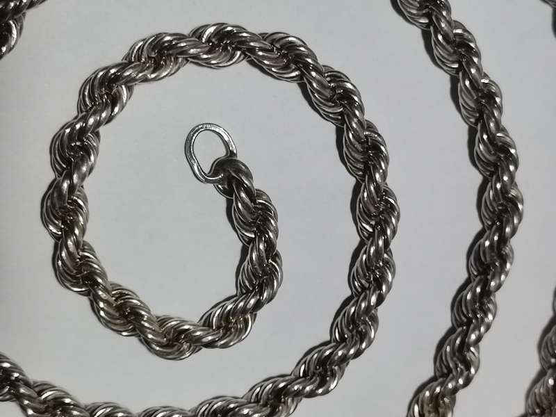 HEAVY 925 SIVER NECKLACE. STAMPED. WEIGHT: 54.57 GRAMS. LENGHT: 79CM.