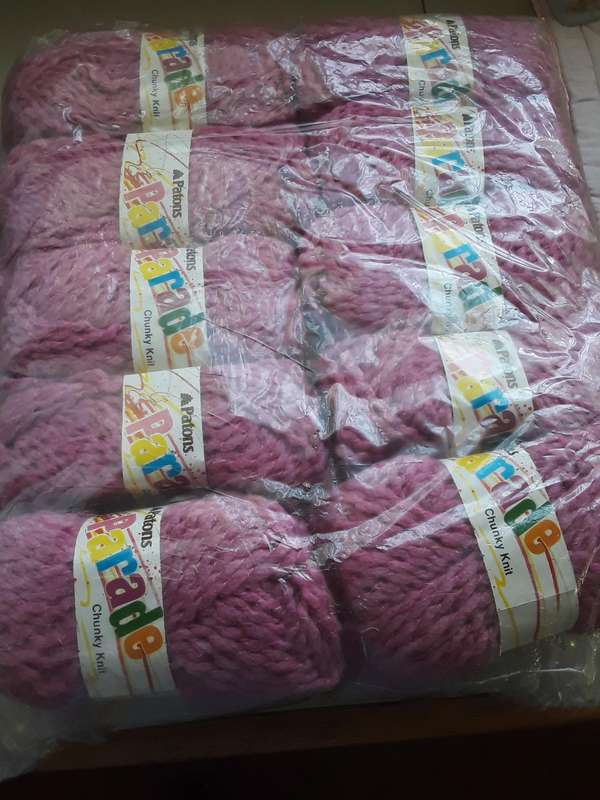 Wool-- 10xPatons 50g chunky knit in cerise and 9xELLE 50g in blue.