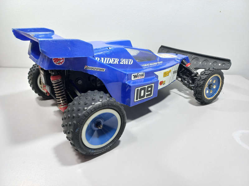 Kyosho Raider 2WD 1/10 RC Car
