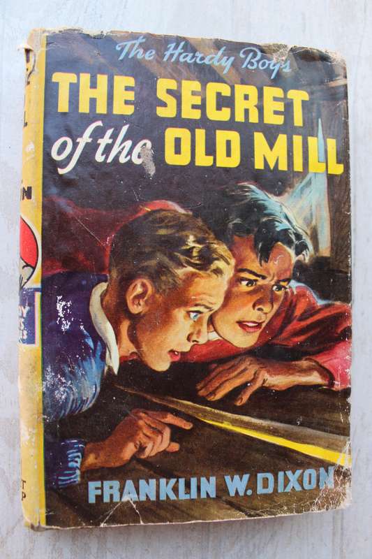 The Secret of the Old Mill - Hardy Boys / Dixon
