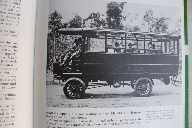 Wagon-tracks and Orchards. Early Days in Sandton - Marais Louw, Juliet