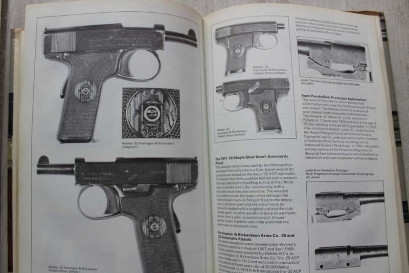 FAMOUS PISTOLS AND HAND GUNS - Cormack